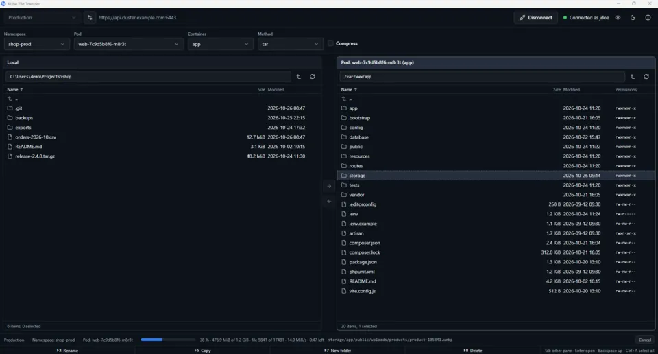 Screenshot von Kube File Transfer: links der lokale Rechner, rechts ein Pod, in der Statusleiste eine laufende Übertragung